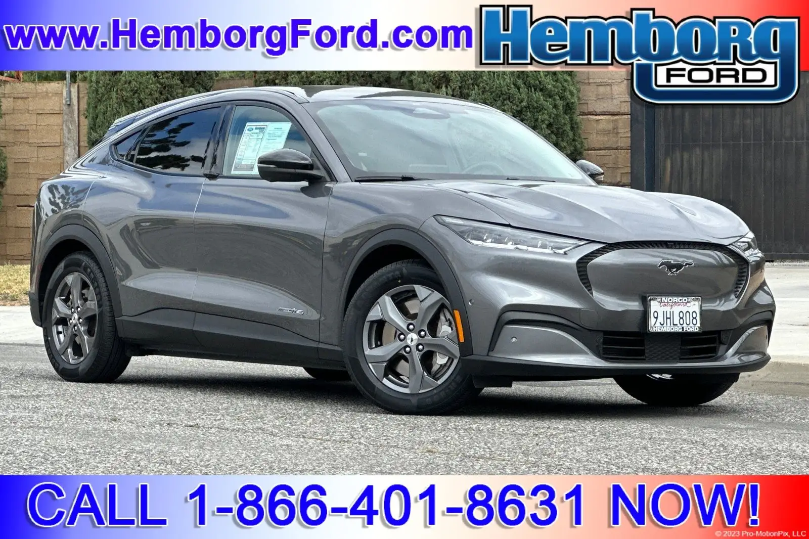 2023 Ford Mustang-Mach-e Select photo 1