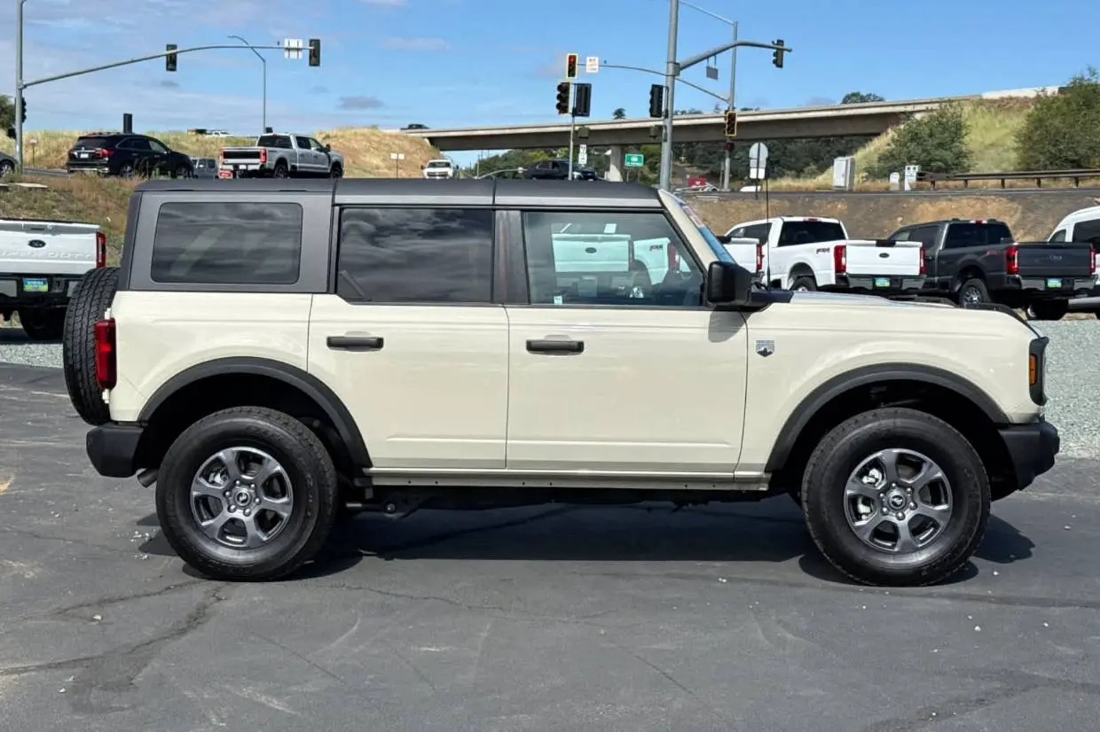 2025 Ford Bronco Big Bend 4x4 photo 3