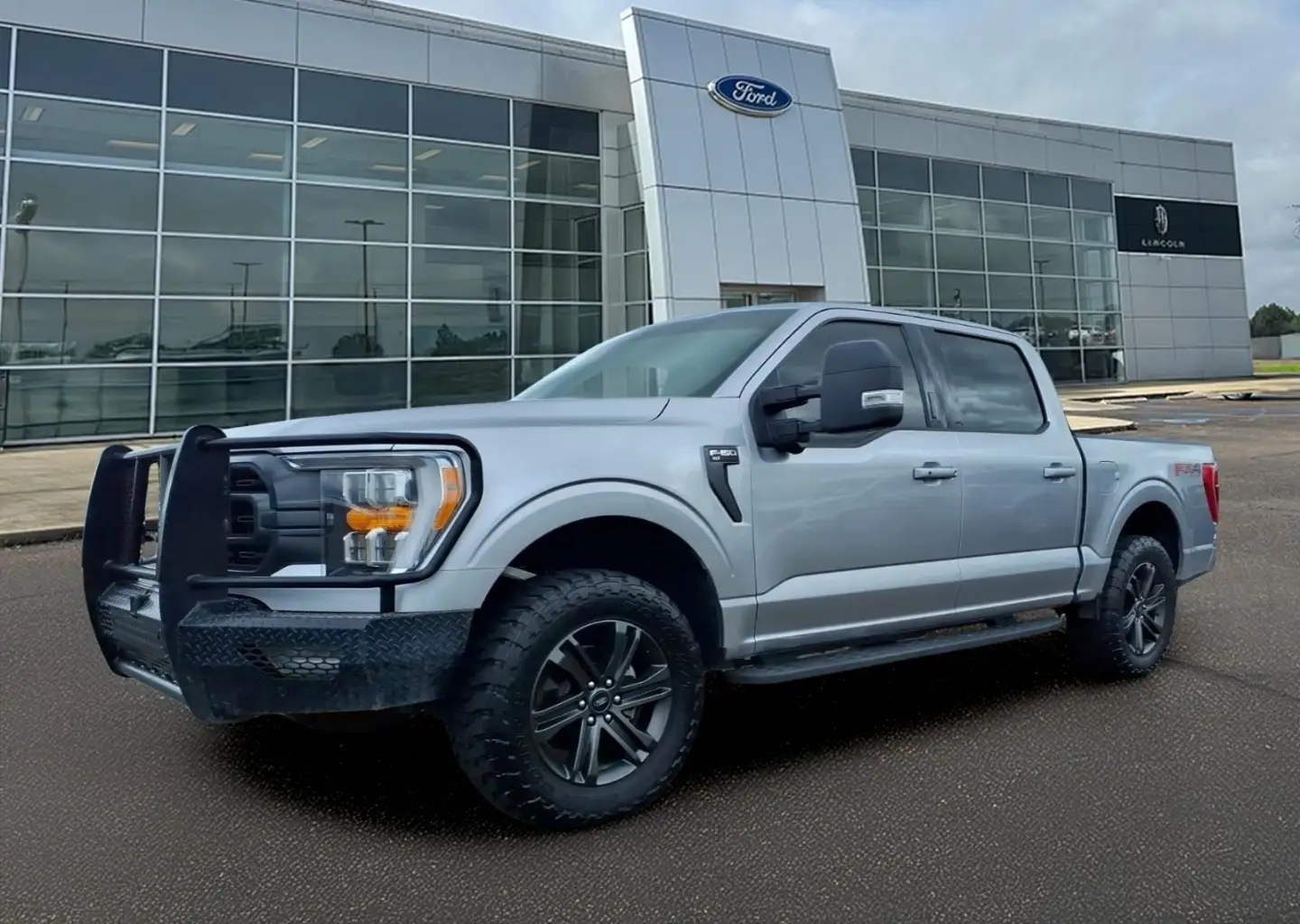 2021 Ford F-150 XLT 4x4 SuperCrew 5-1/2 Box photo 1