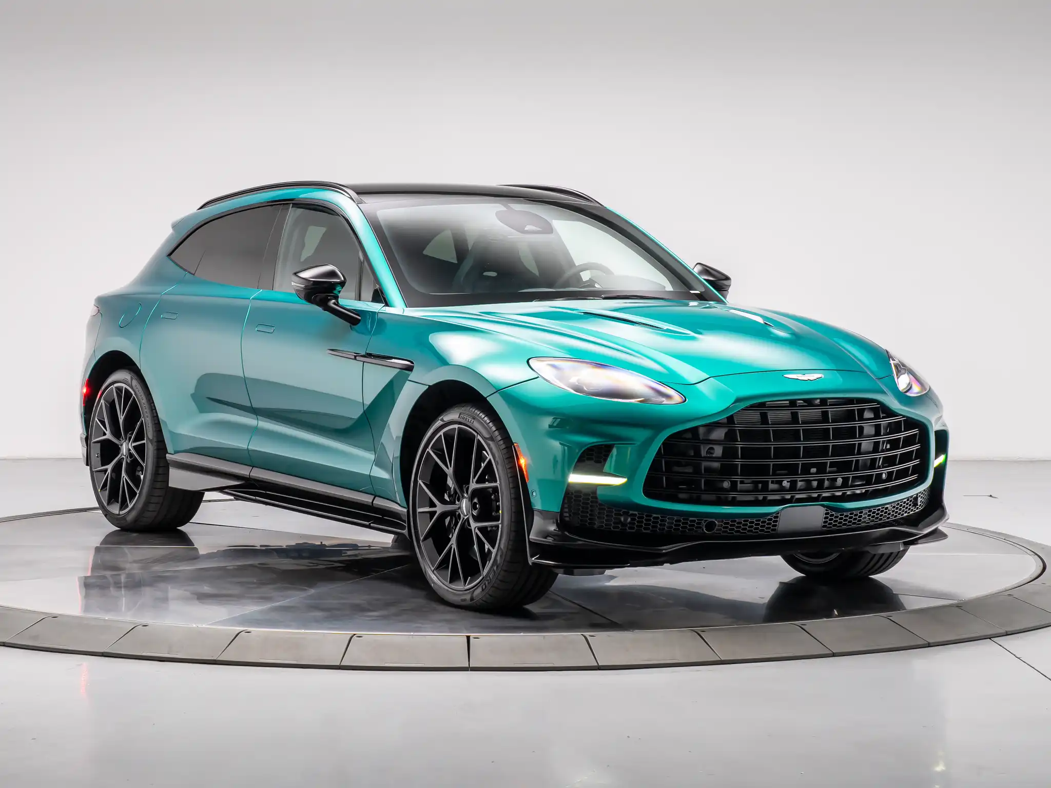 2026 Aston Martin DBX 4.0 V8 707 AWD's photo