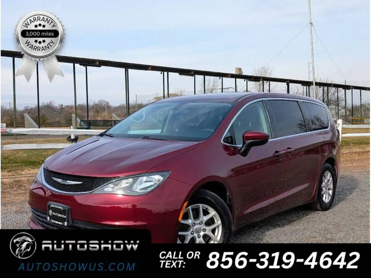 2018 Chrysler Pacifica LX's photo