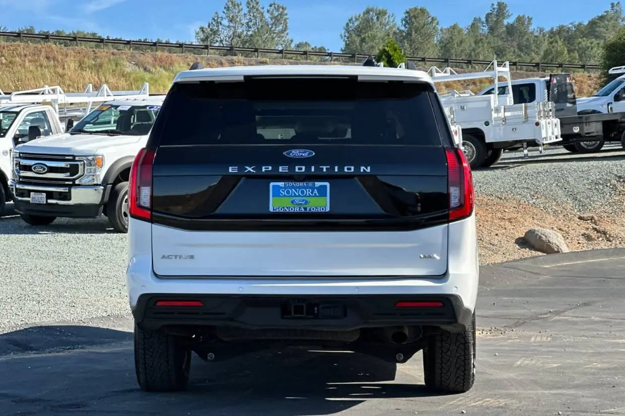 2025 Ford Expedition Active MAX 4x4 photo 5
