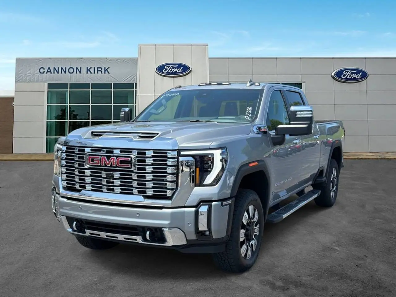 2026 GMC Sierra 4WD Crew Cab Standard Box Denali photo 3
