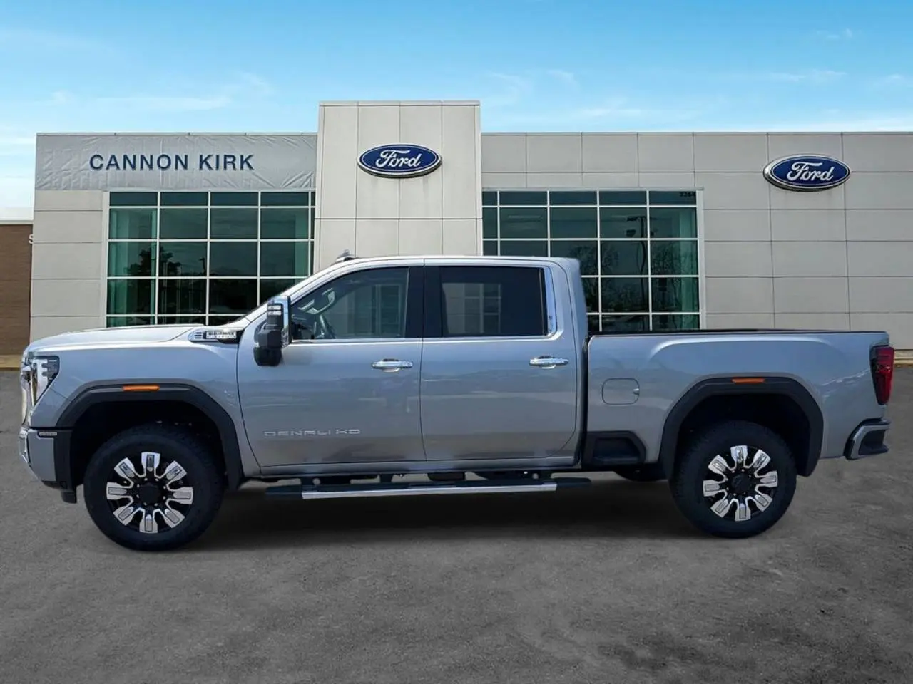 2026 GMC Sierra 4WD Crew Cab Standard Box Denali photo 4