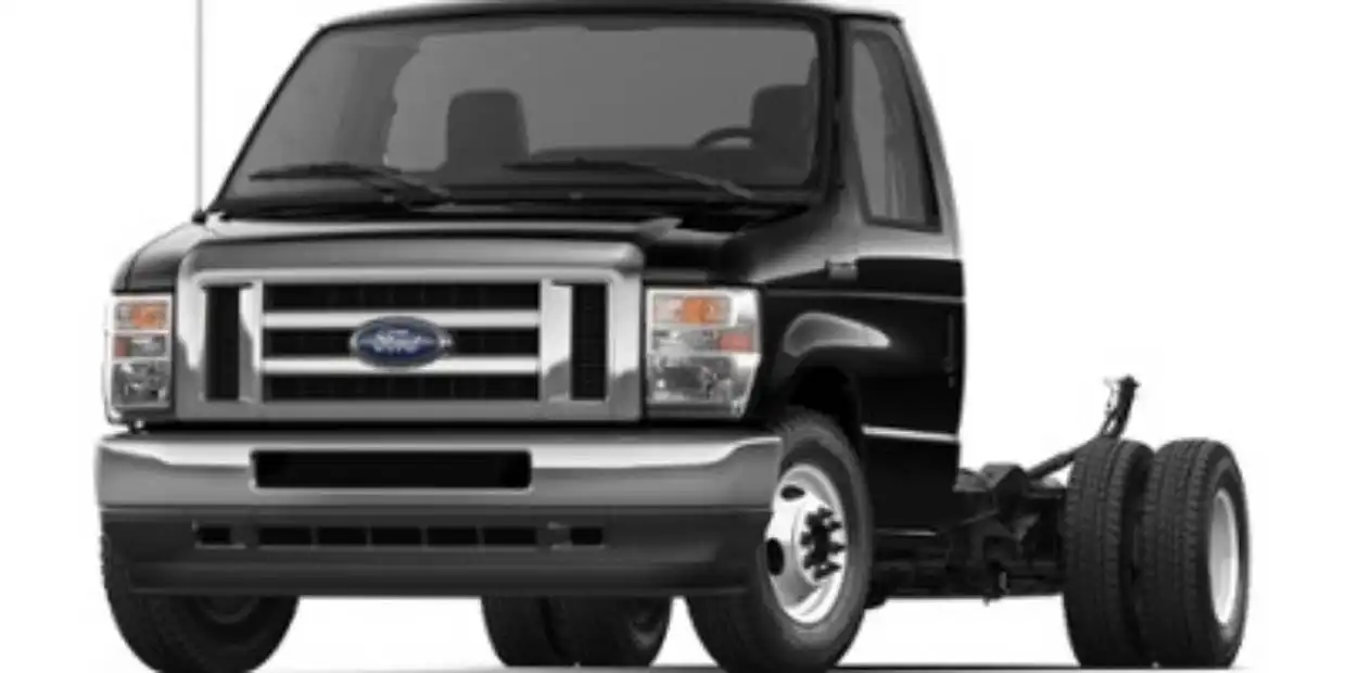 2027 Ford E-Series DRW E-450 Super Duty 176 in WB's photo