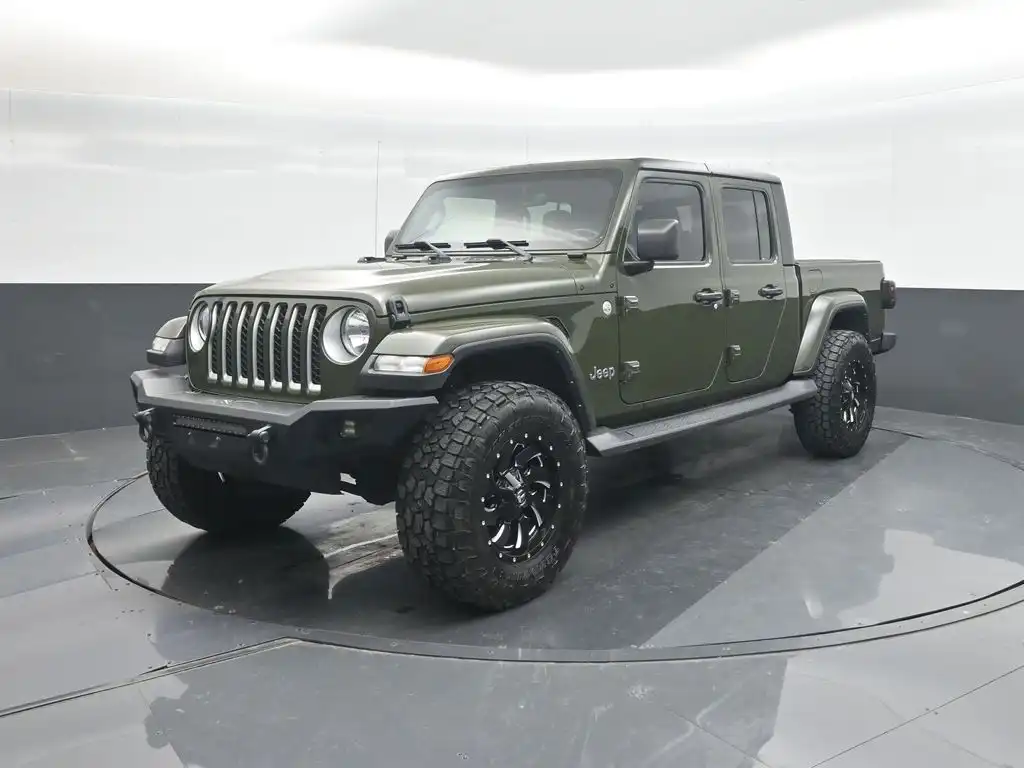2022 Jeep Gladiator Overland's photo