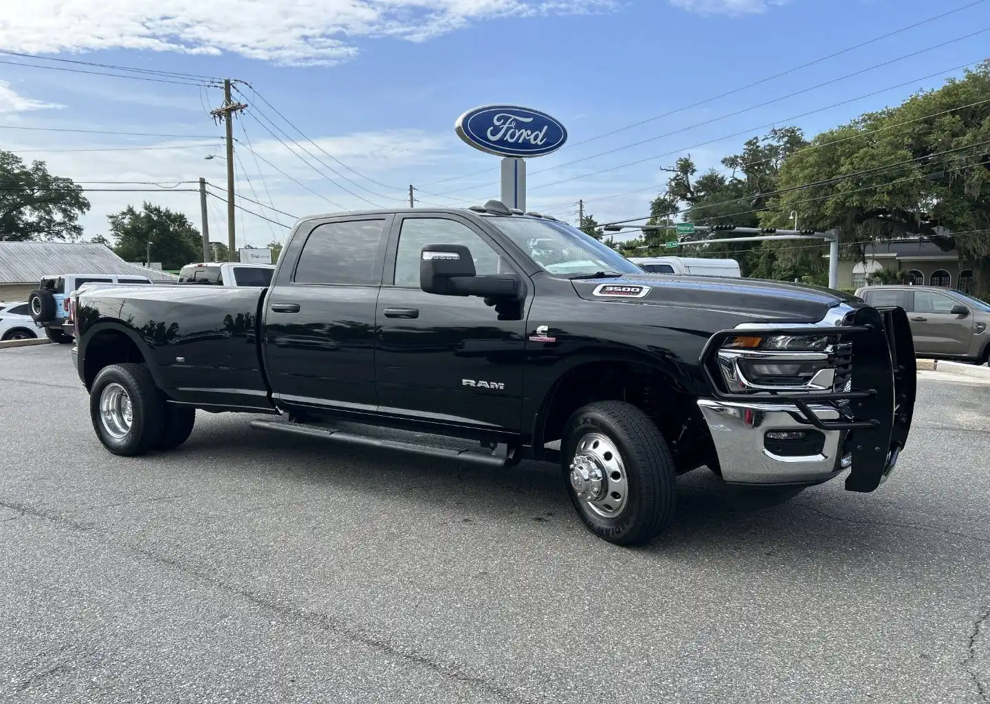 2025 RAM 3500 Big Horn 4X4 Crew Cab LWB's photo