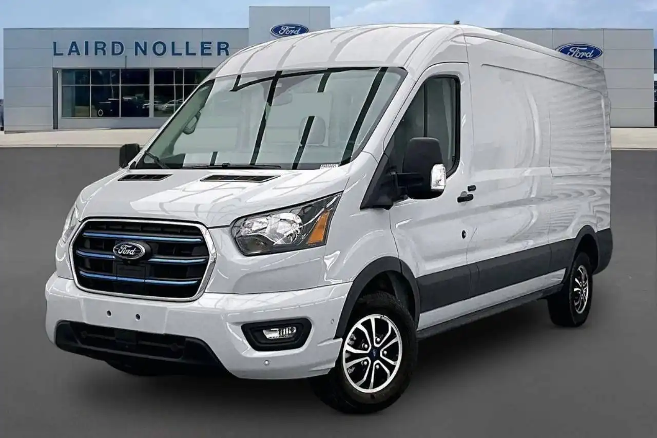 2023 Ford E-Transit BEV 350 Med Roof 148 WB's photo