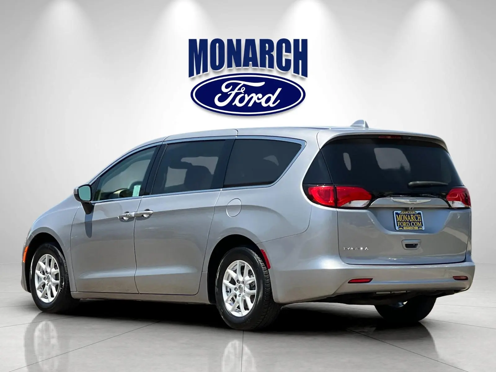 2017 Chrysler Pacifica LX photo 5