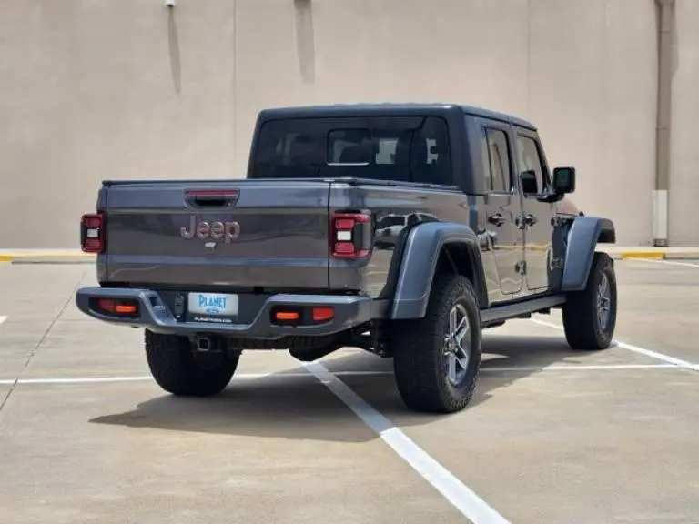 2024 Jeep Gladiator Mojave photo 5