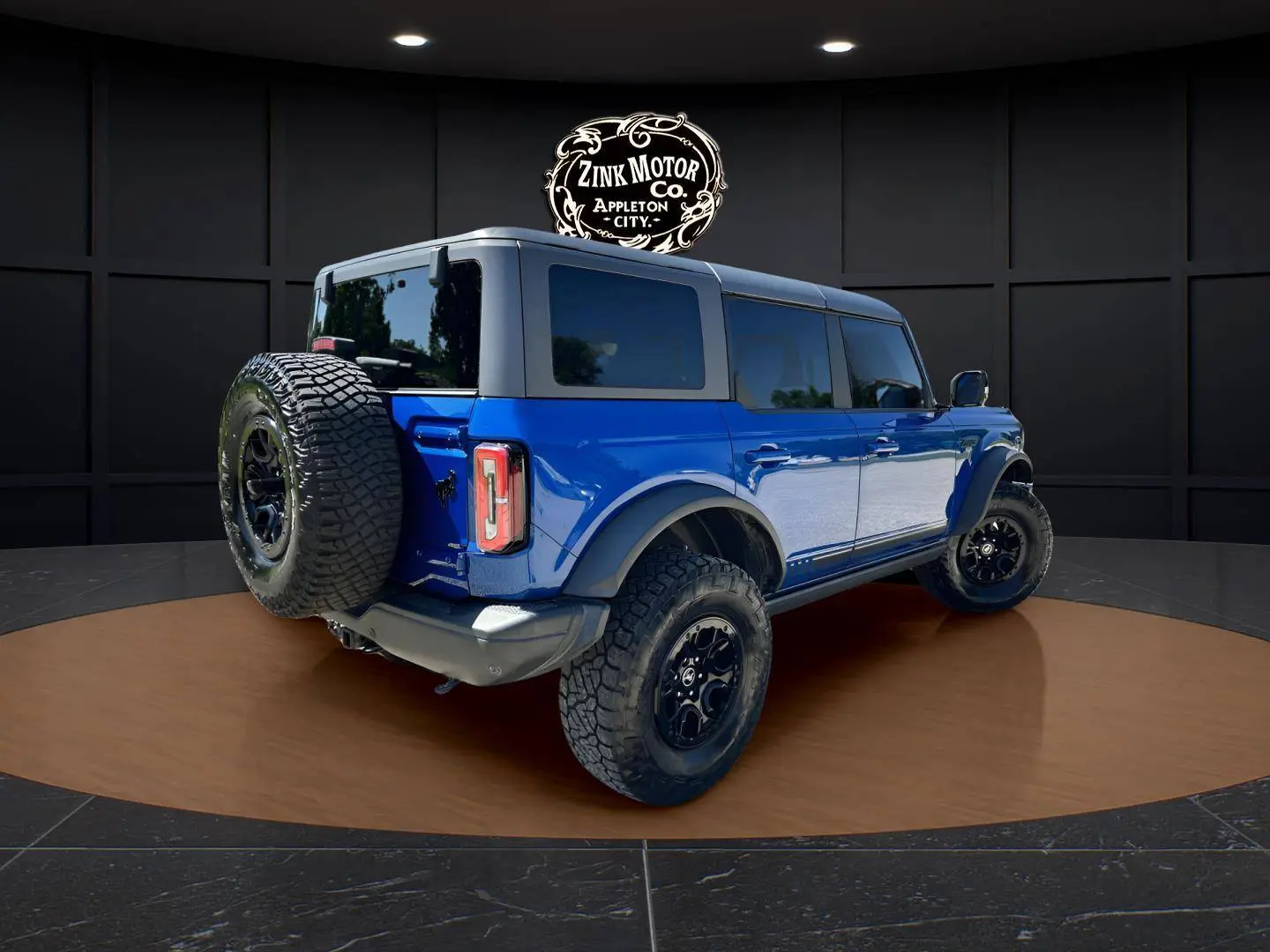 2021 Ford Bronco First Edition 4WD Advanced photo 4