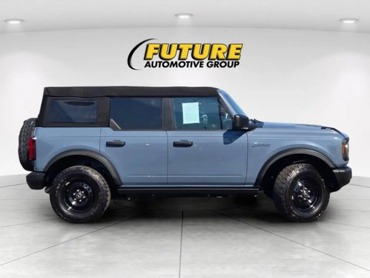 2023 Ford Bronco Black Diamond Advanced (322A) 4x4 photo 3