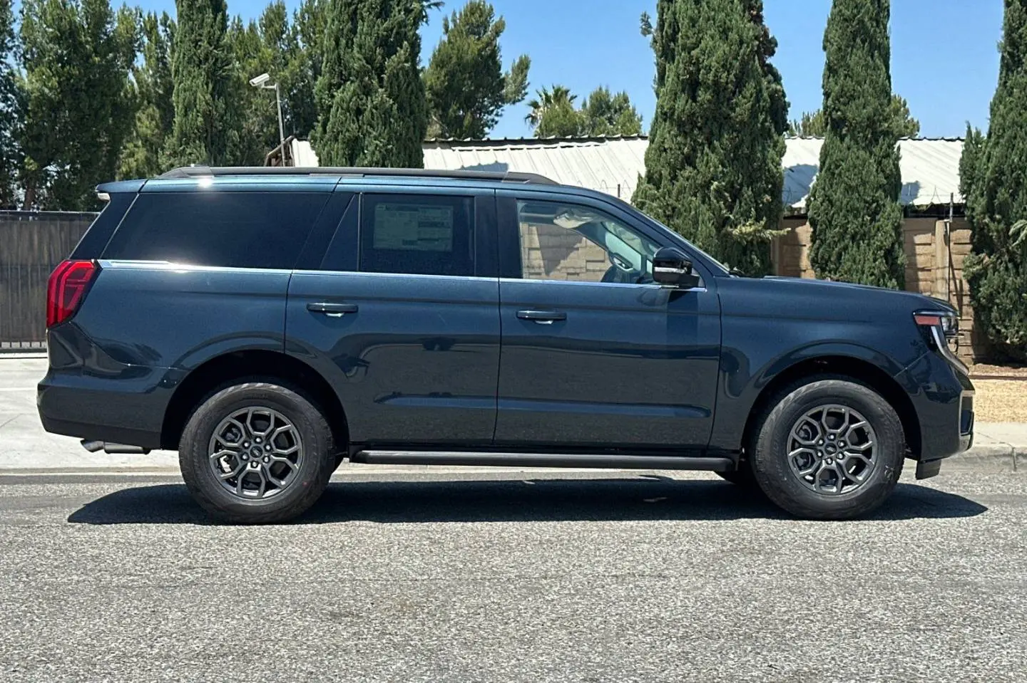 2026 Ford Expedition Active photo 3