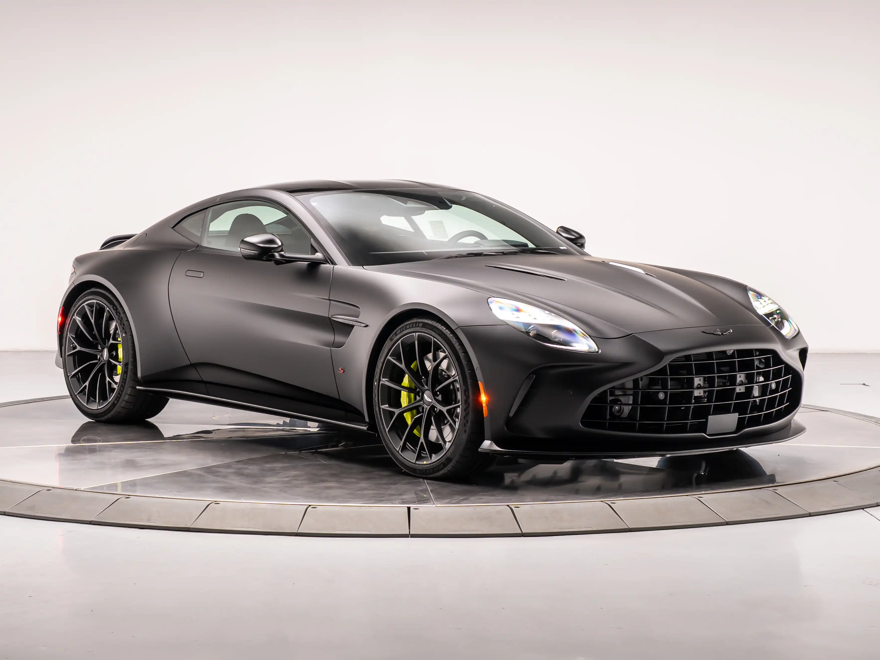 2026 Aston Martin Vantage 4.0 V8's photo