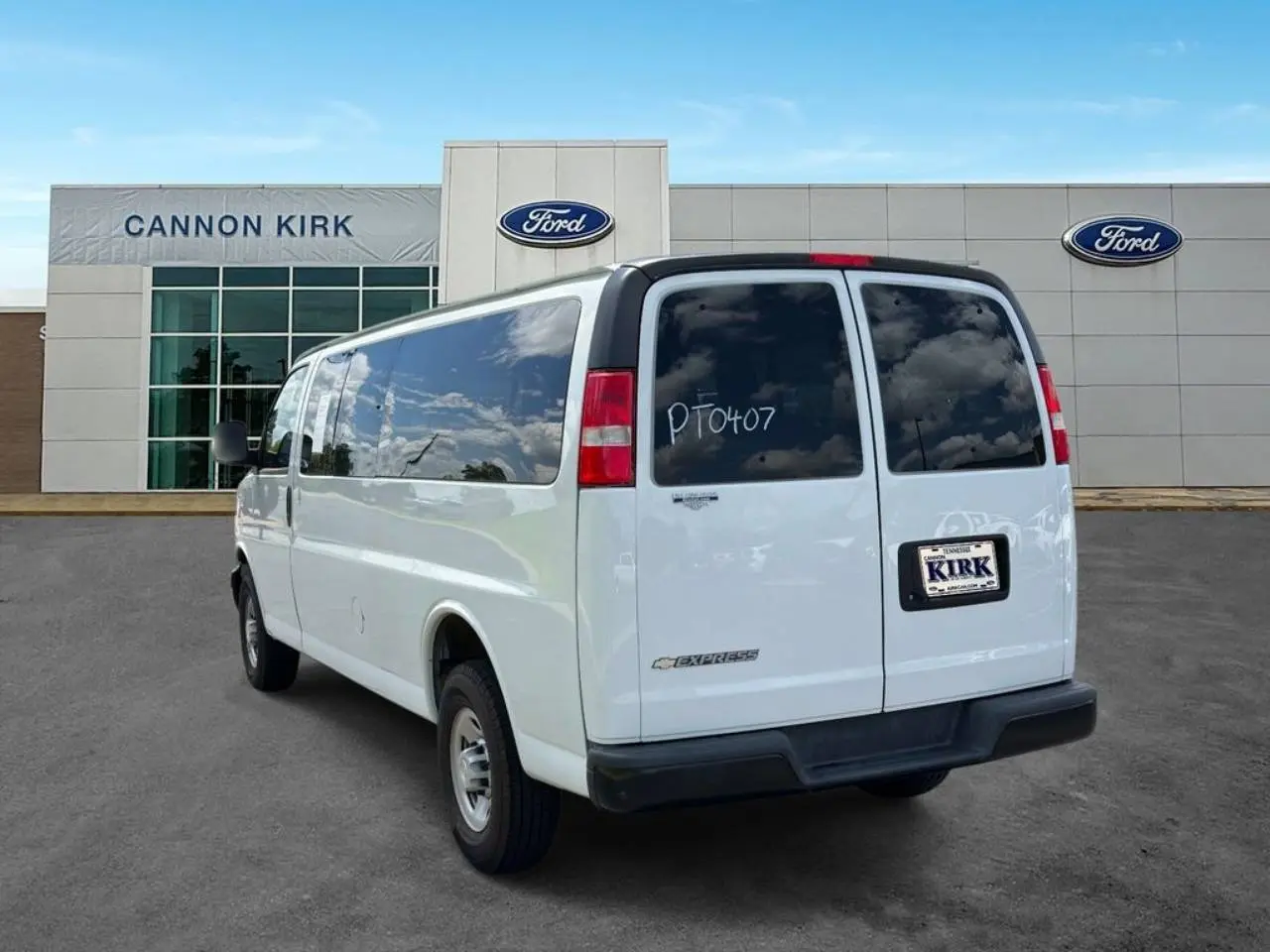 2023 Chevrolet Express LS 3500 Extended photo 4