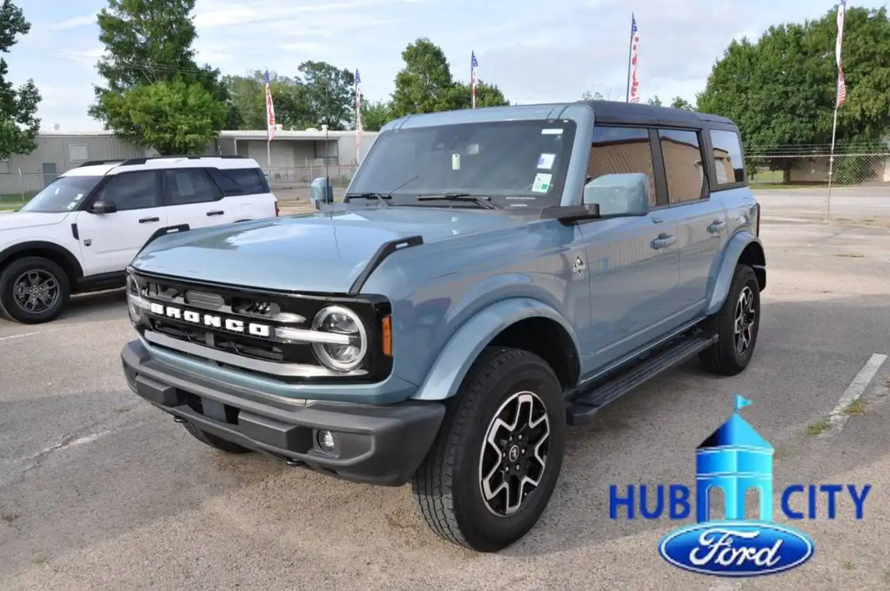 2023 Ford Bronco Outer Banks 4x4's photo