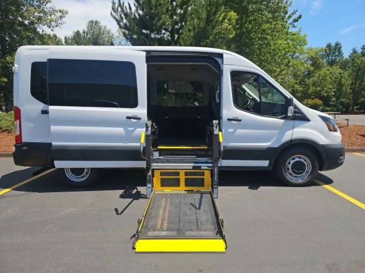 2021 Ford Transit 350 XL Med Roof Sliding Pass. 148's photo