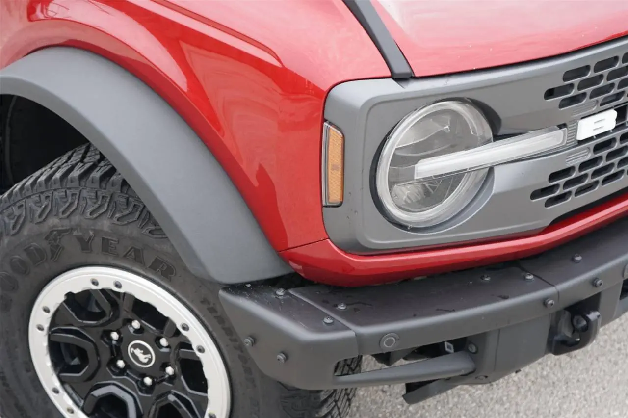 2021 Ford Bronco Badlands 4x4 photo 3