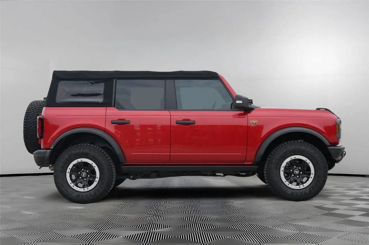 2021 Ford Bronco Badlands 4x4 photo 4