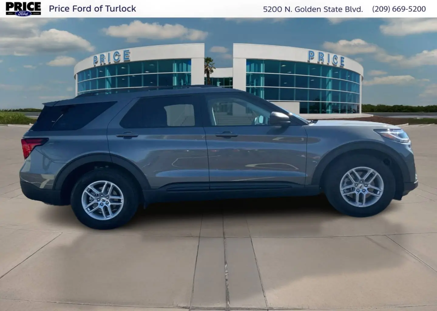 2026 Ford Explorer undefined photo 4