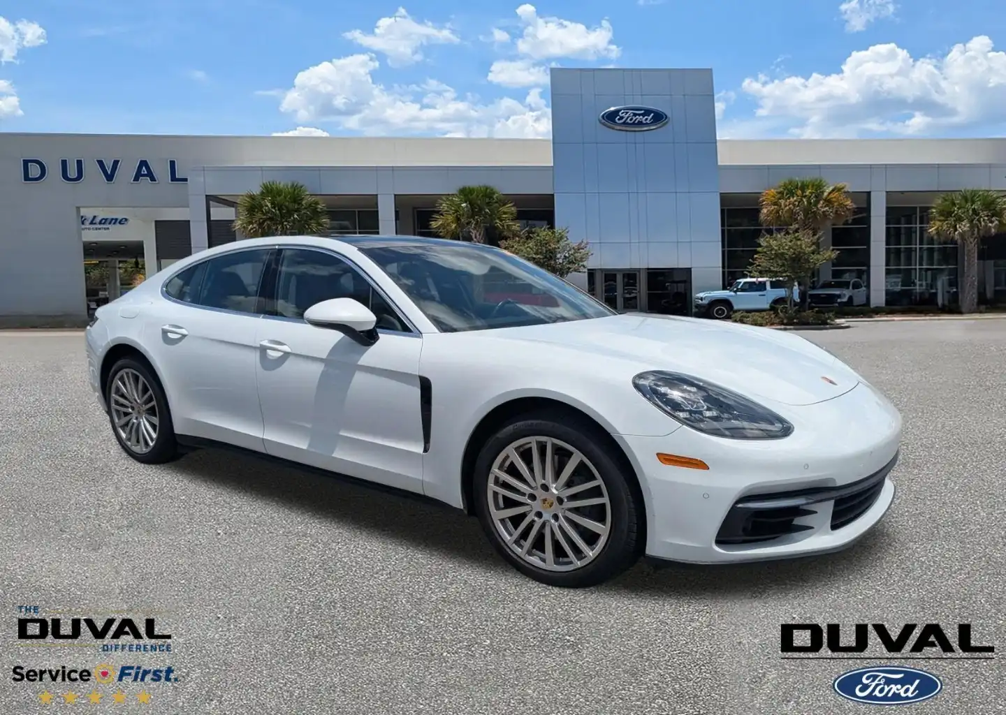 2017 Porsche Panamera 4S's photo