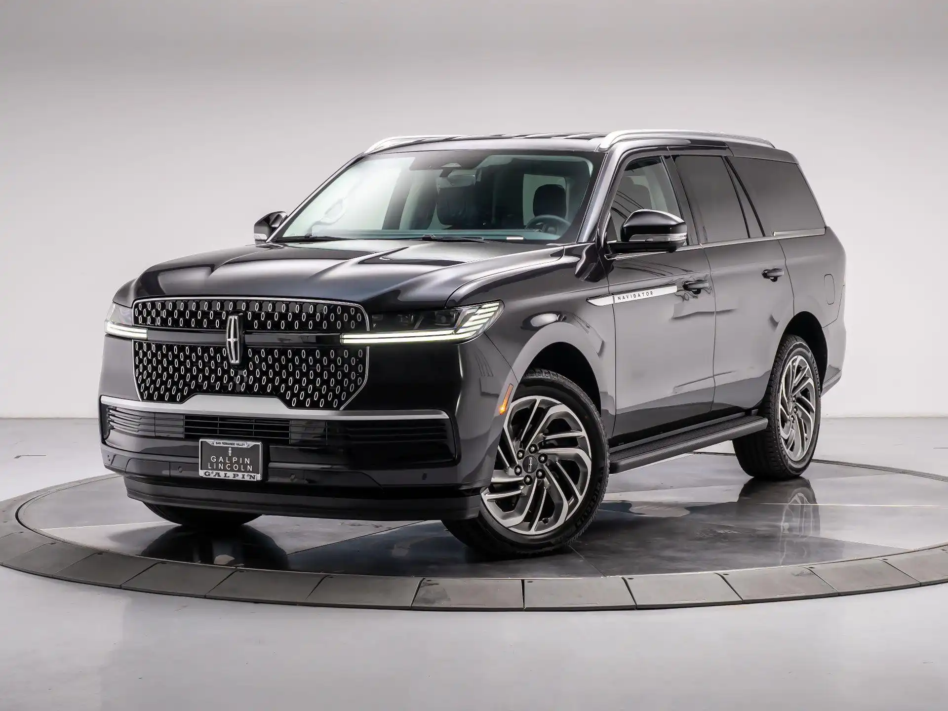 2026 Lincoln Navigator Premiere AWD's photo
