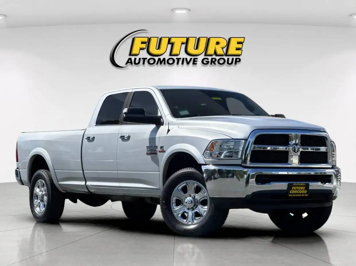 2015 RAM 3500 SLT 4X4 Crew Cab LWB's photo