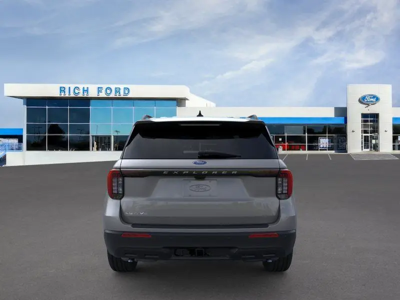 2026 Ford Explorer undefined photo 5