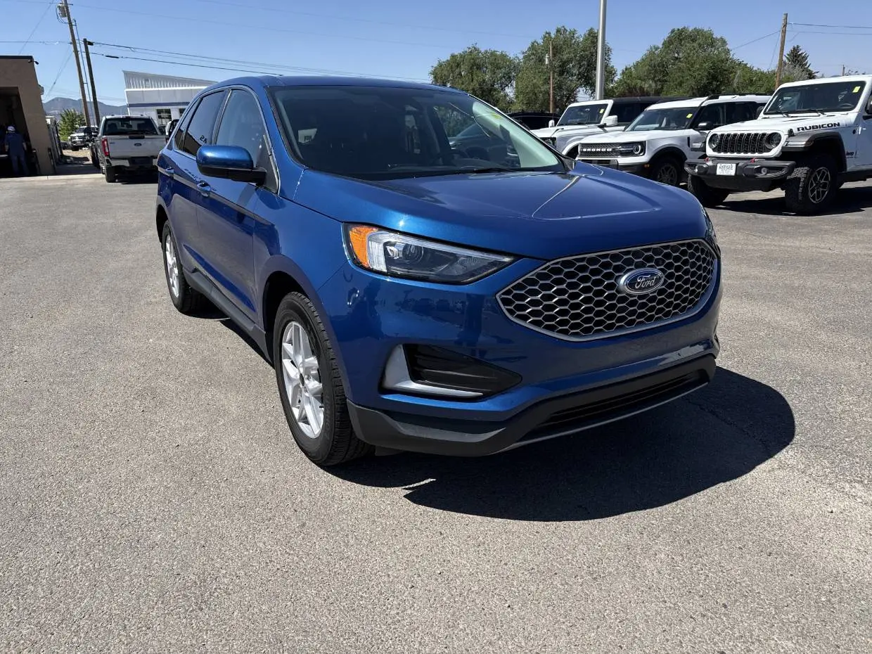 2024 Ford Edge SEL AWD photo 3