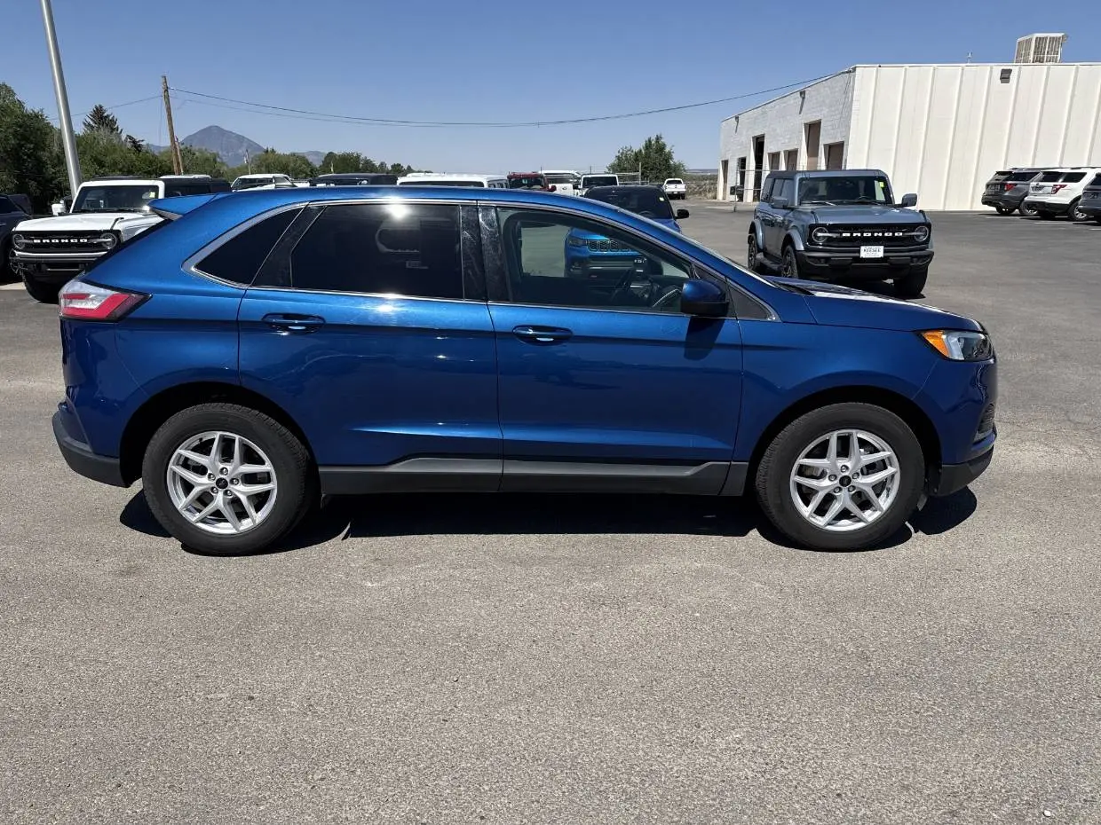 2024 Ford Edge SEL AWD photo 4