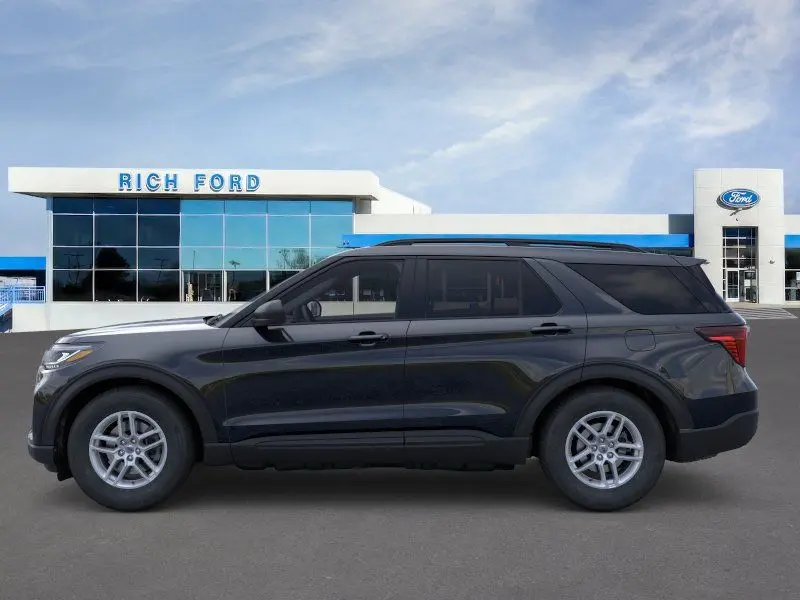 2026 Ford Explorer Active 4WD photo 3