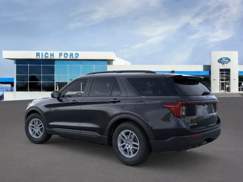2026 Ford Explorer Active 4WD photo 4