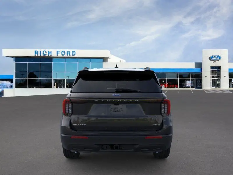 2026 Ford Explorer Active 4WD photo 5