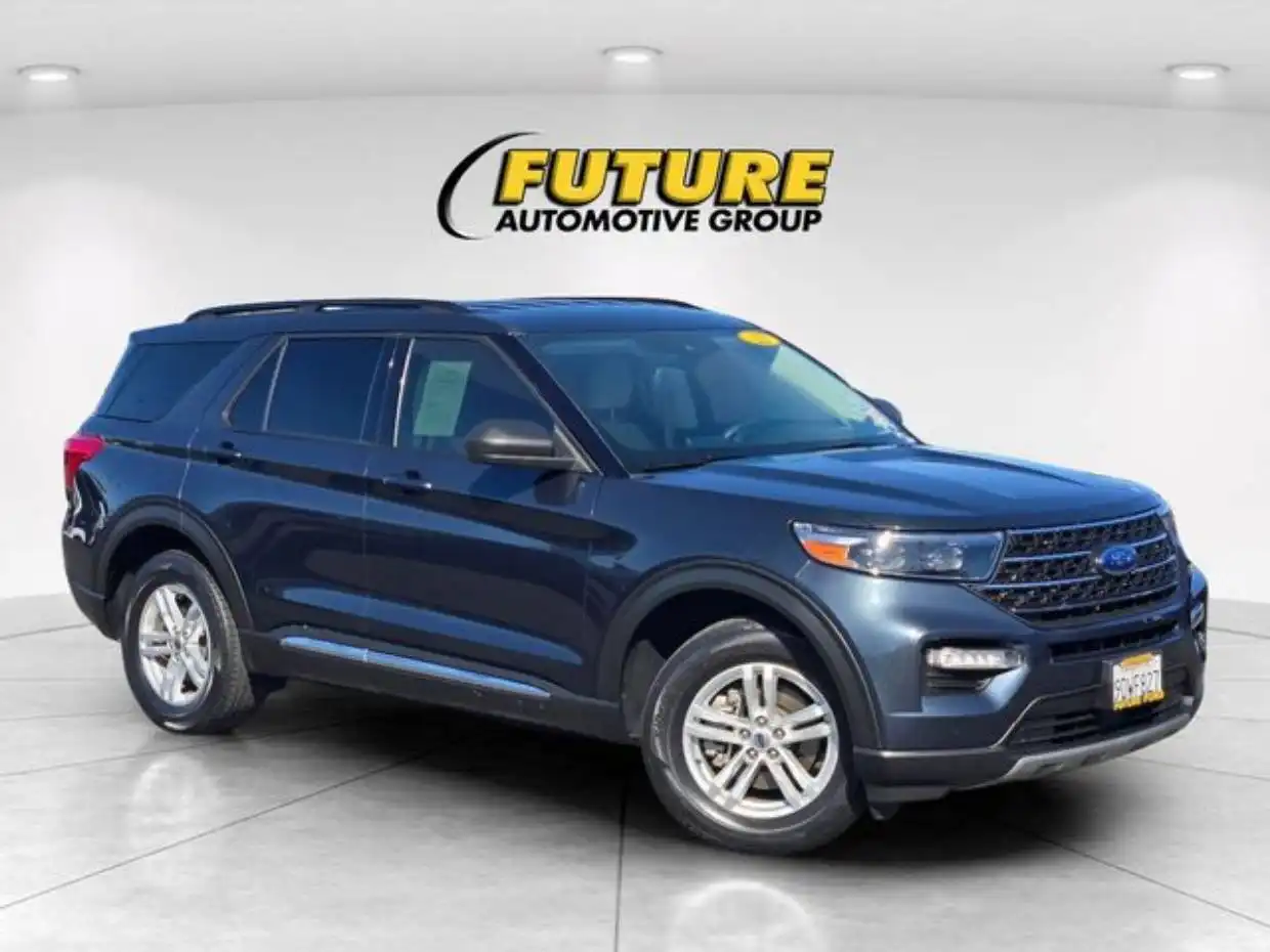 2022 Ford Explorer XLT 4WD's photo