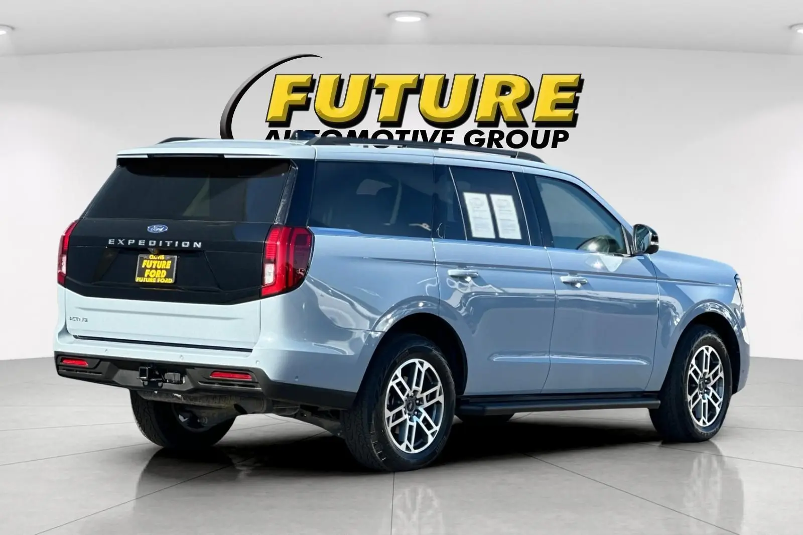 2025 Ford Expedition Active 4x4 photo 3