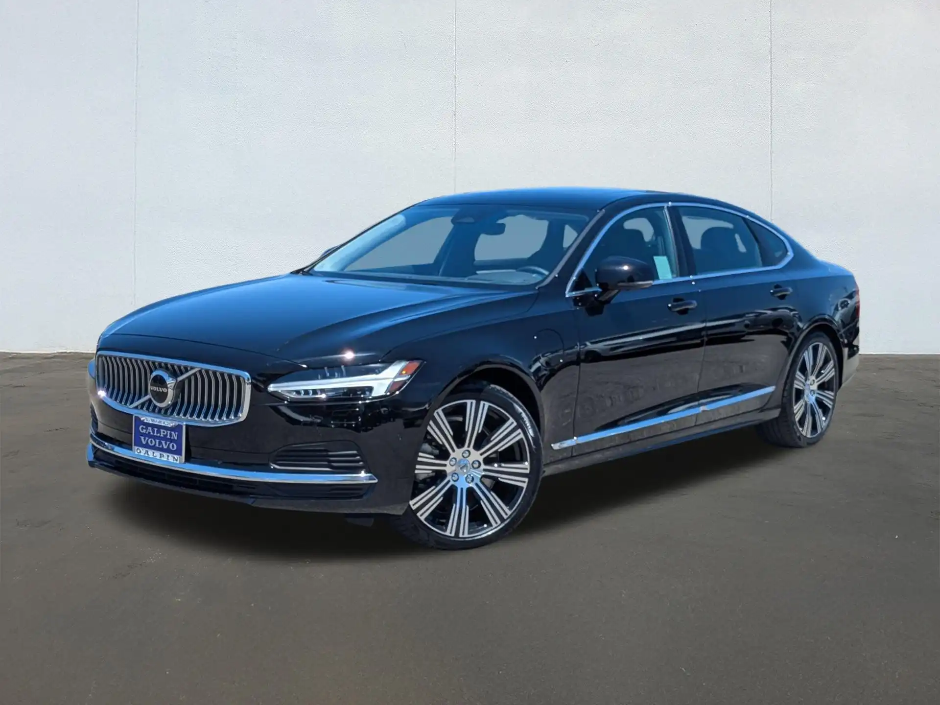 2023 Volvo S90 T8 Recharge Ultimate PHEV AWD's photo