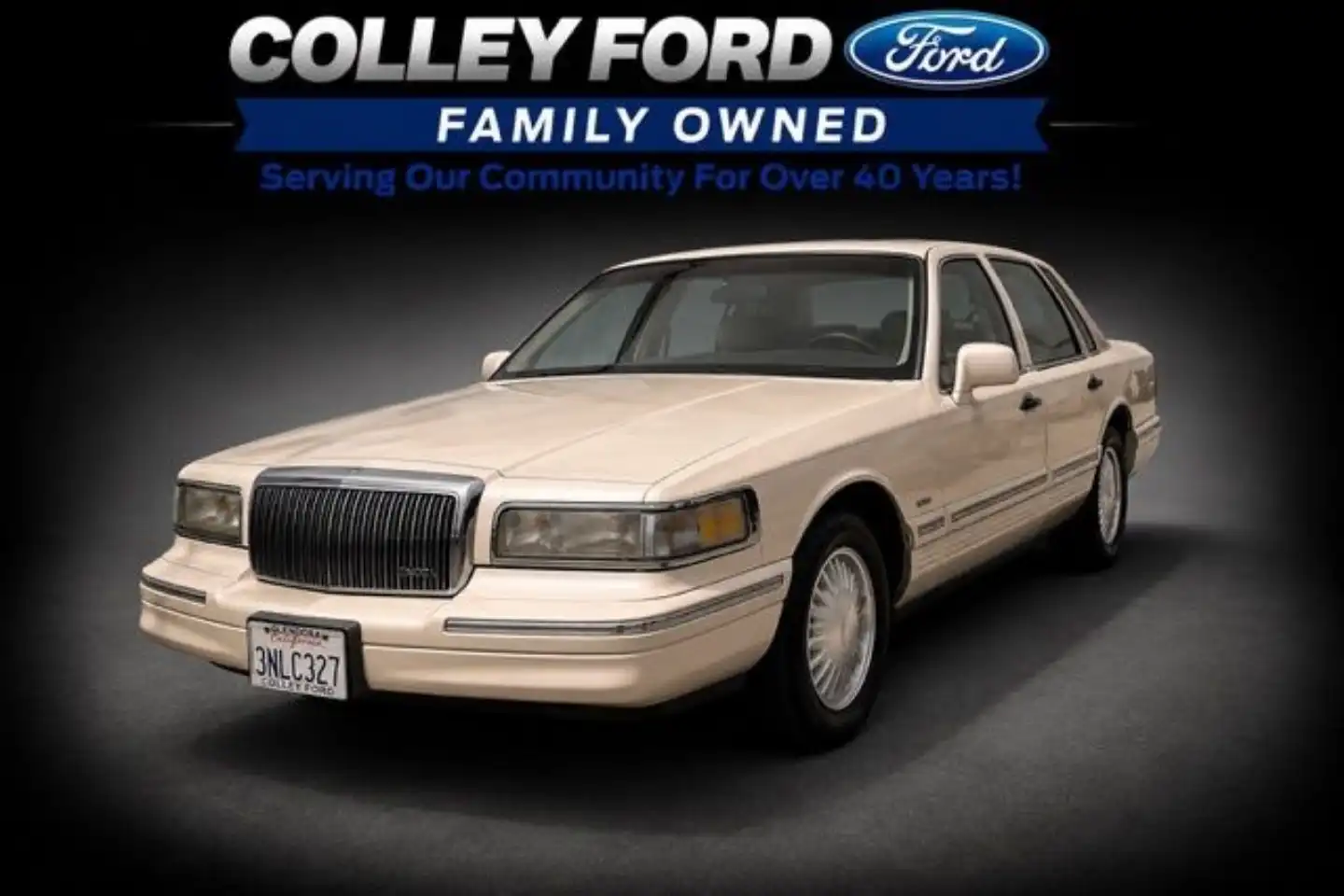 1995 Lincoln Town Car's photo