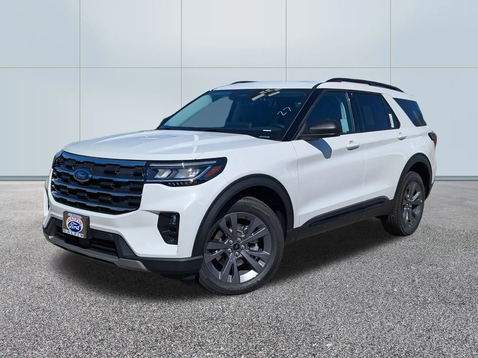 2026 Ford Explorer Active 4WD photo 1
