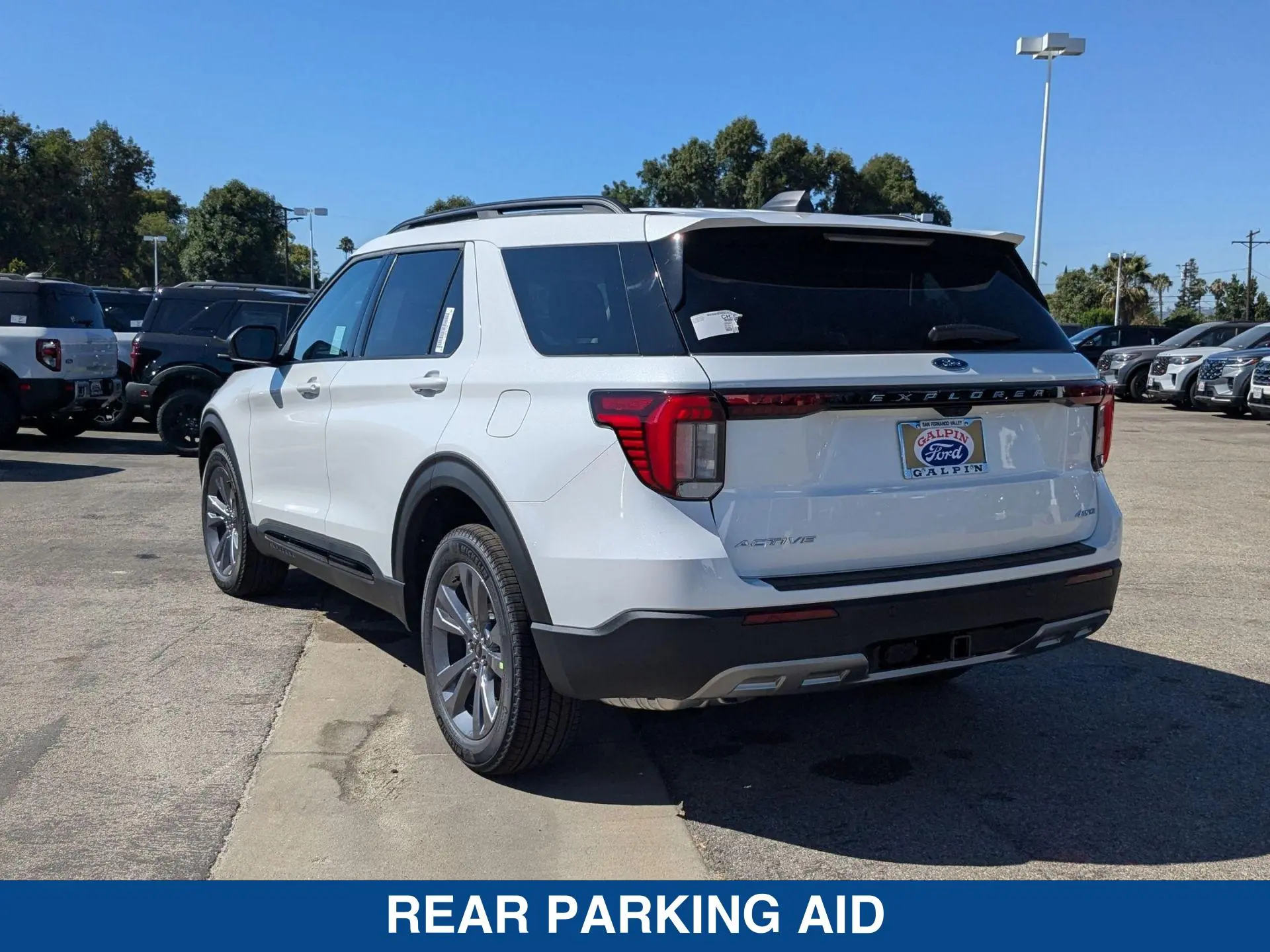 2026 Ford Explorer Active 4WD photo 3