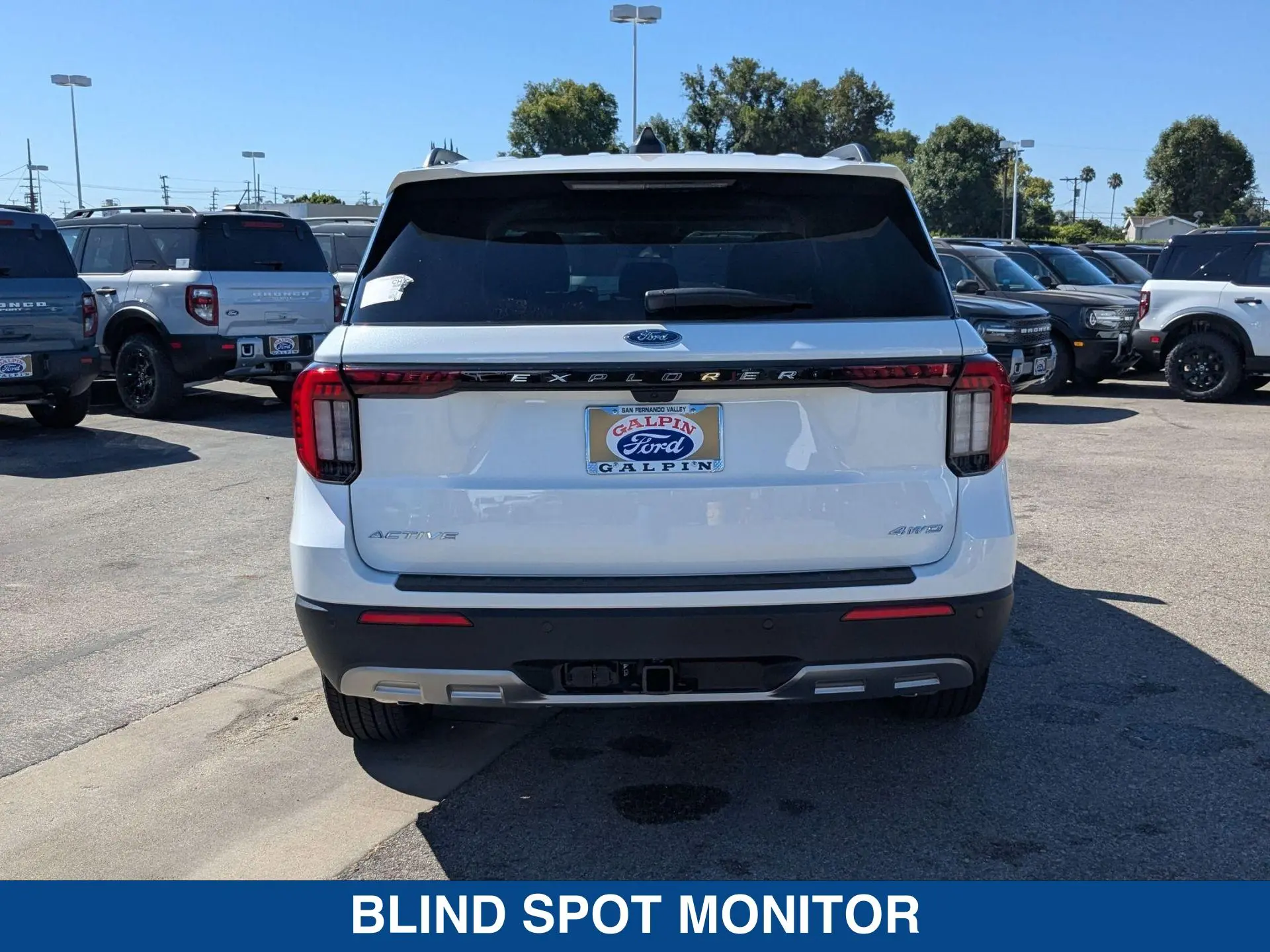 2026 Ford Explorer Active 4WD photo 4