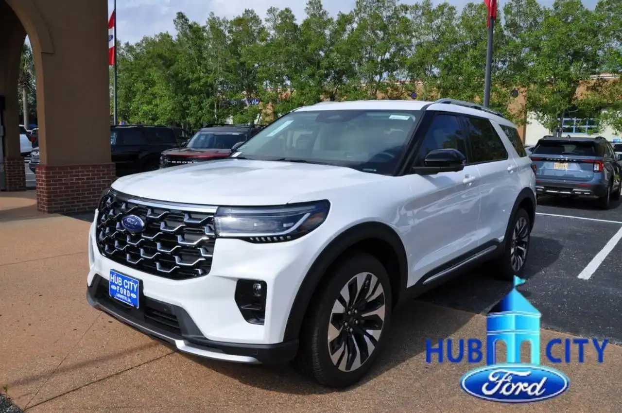 2026 Ford Explorer Platinum 4WD's photo