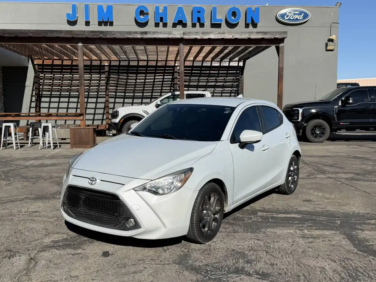2020 Toyota Yaris LE 5-Door Hatchback AT's photo