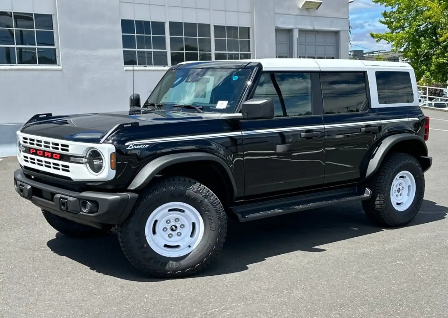 2026 Ford Bronco Heritage Edition 4x4's photo