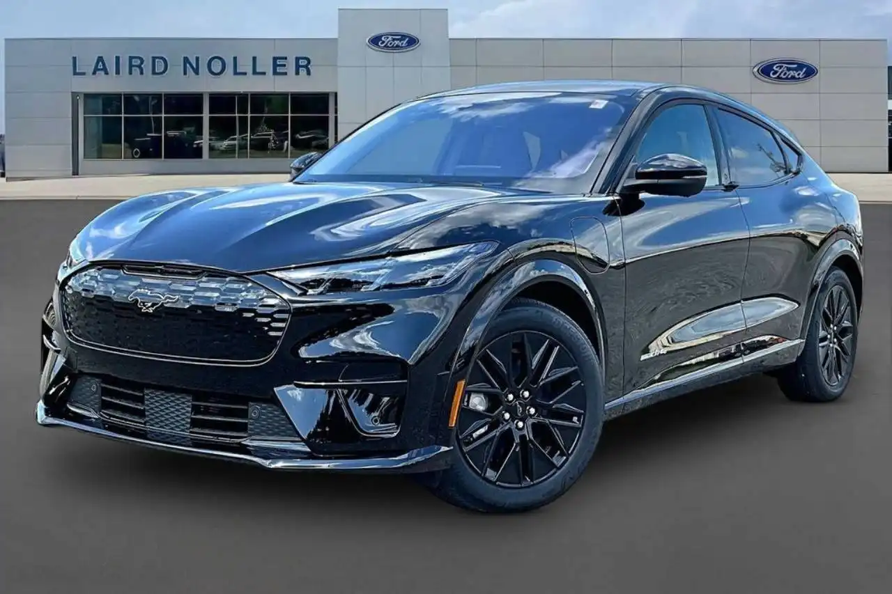 2026 Ford Mustang-Mach-e Premium's photo