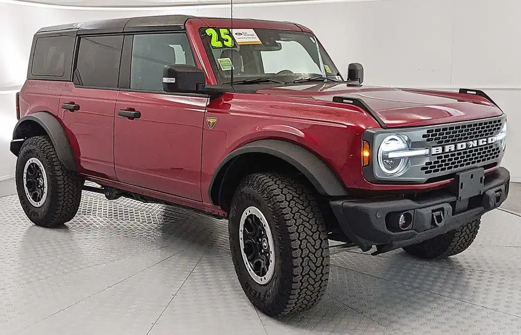 2025 Ford Bronco Badlands 4x4's photo