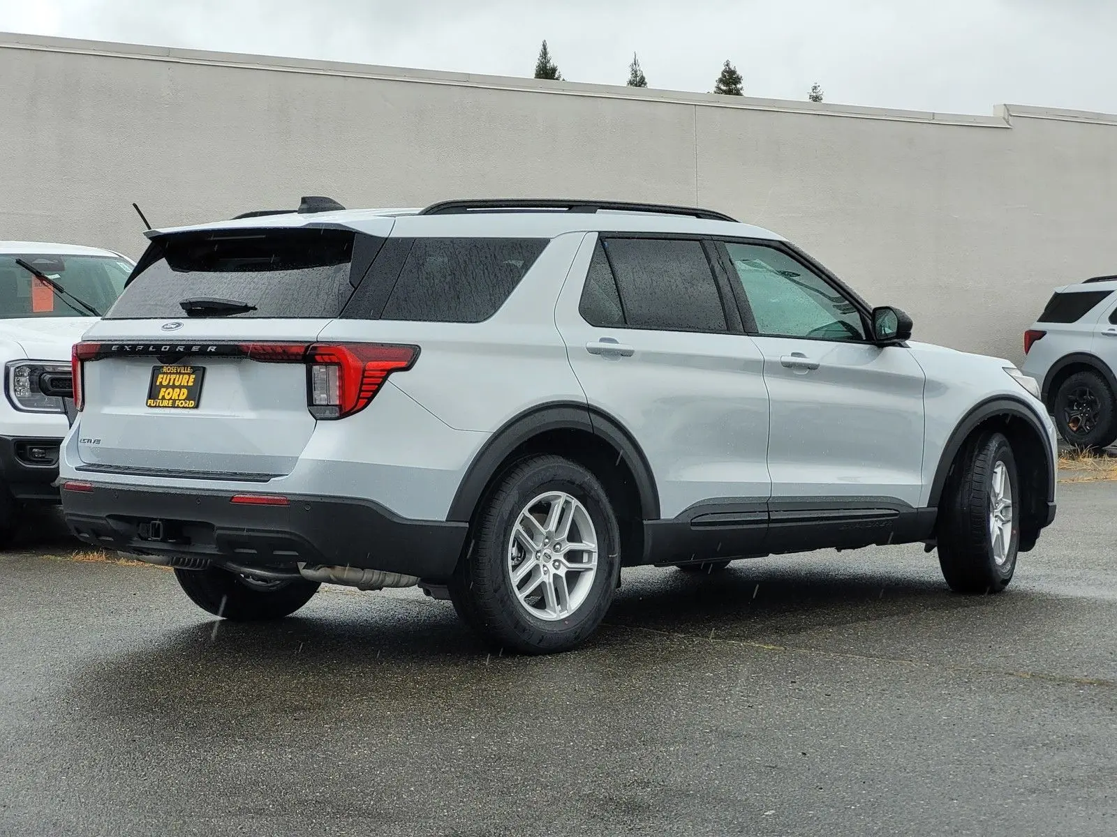 2026 Ford Explorer undefined photo 4