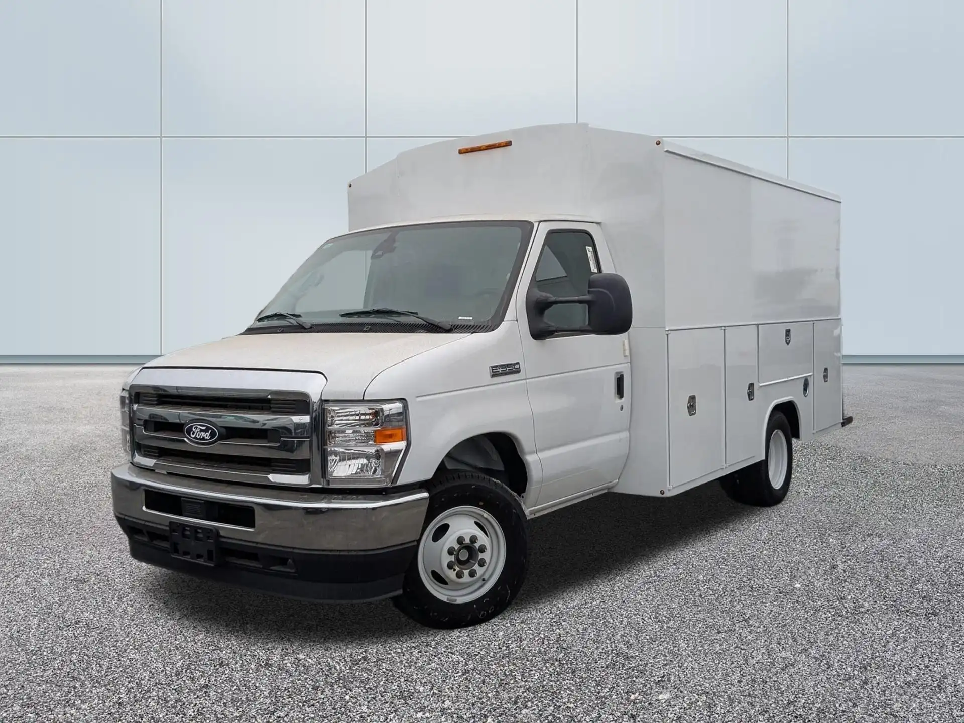2026 Ford E-Series DRW E-350 Super Duty 138 in WB's photo