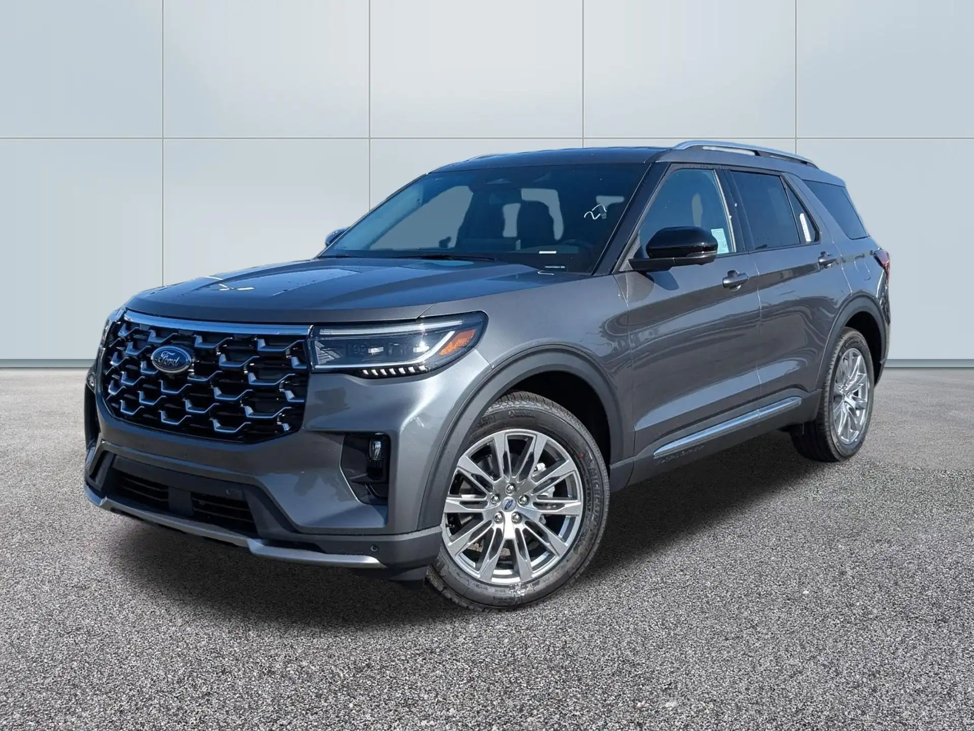 2026 Ford Explorer Platinum's photo