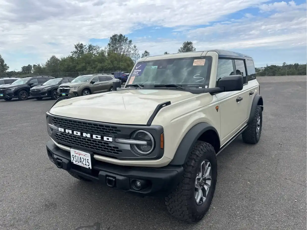 2025 Ford Bronco Badlands 4x4's photo