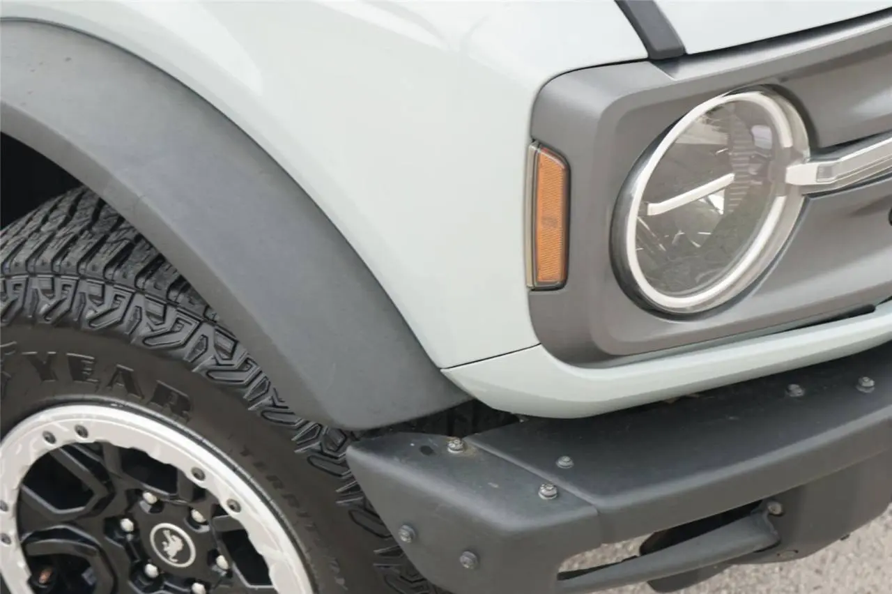 2021 Ford Bronco Big Bend Advanced 4x4 photo 3